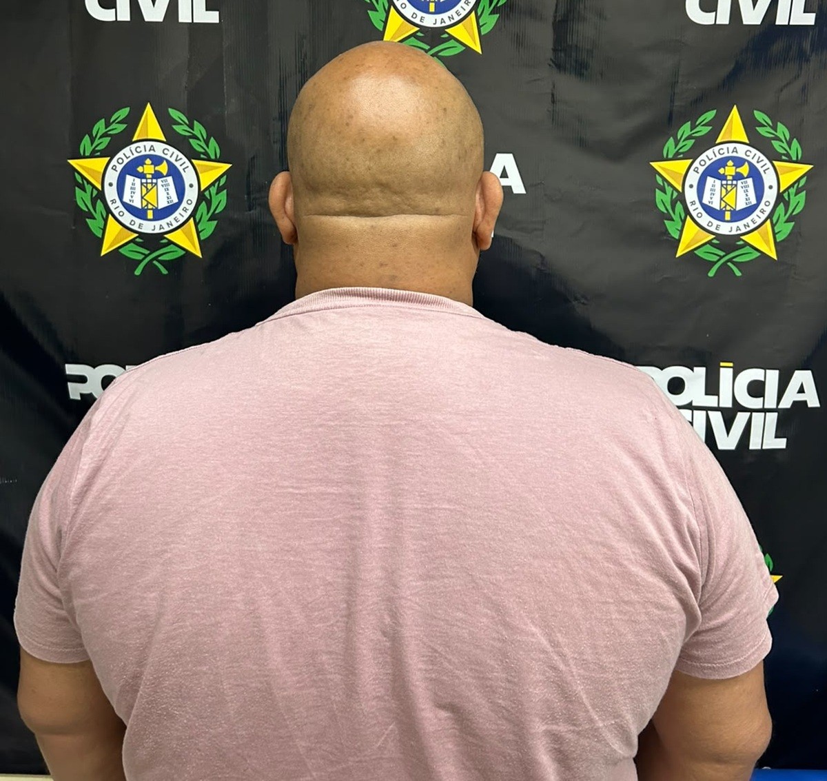 Moradores de Gaza enterram 112 pessoas do mesmo clã em funeral coletivo