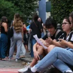 Cirurgia de língua presa pode aliviar a amamentação para mães e bebês, diz estudo